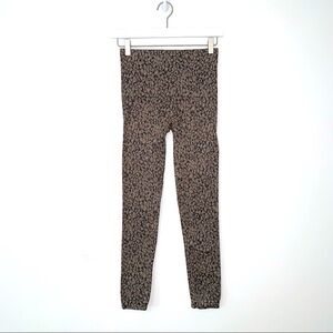 Spanx Look At Me Now Seamless Leggings In Olvie Leopard Print size Medium